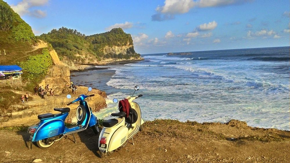 Paket Wisata Alam Pantai  Pacitan