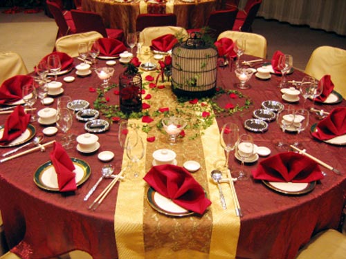 One relating to the wedding decorations that decorate the wedding table