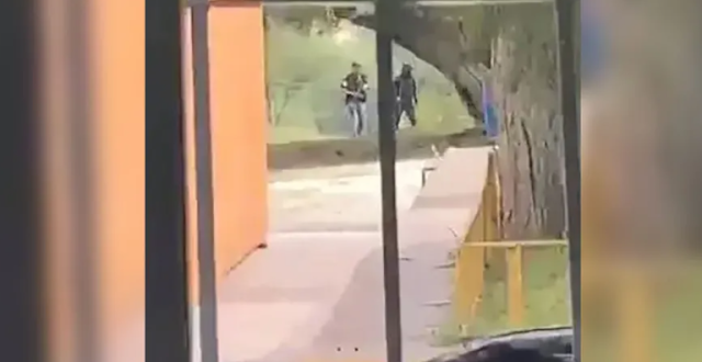 Video: "Están aquí a fuera" graban a Sicarios cuando ingresaban armados a escuela secundaria en Zacatecas