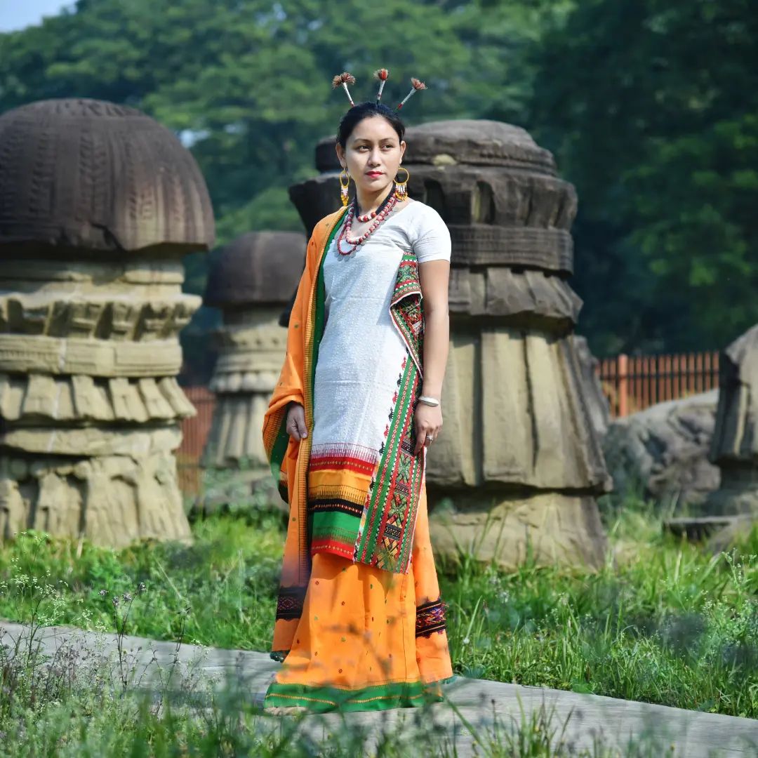 A brief description of all the traditional dresses of Assam
