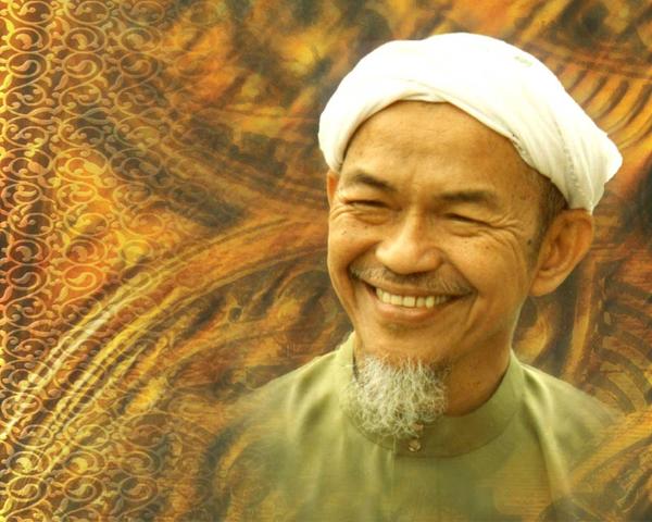 Tuan Guru Nik Aziz tidak mahu gaji MB Kelantan tinggi