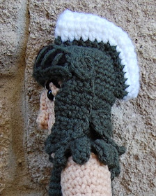 Spartan doll -- free crochet amigurumi pattern