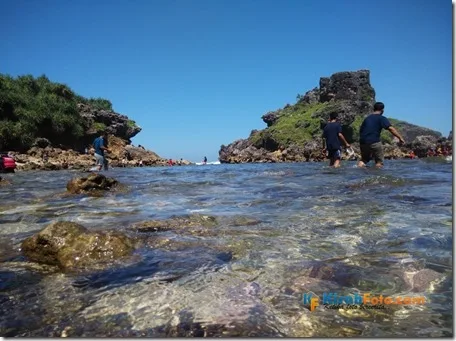 Pantai Nglambor Kisah Foto Blog03
