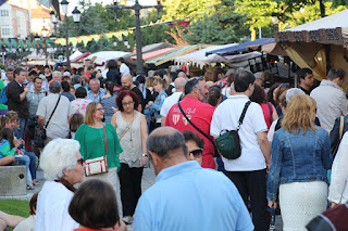 El mercado medieval lleva a miles de personas a las fiestas de Arteagabeitia Zuazo