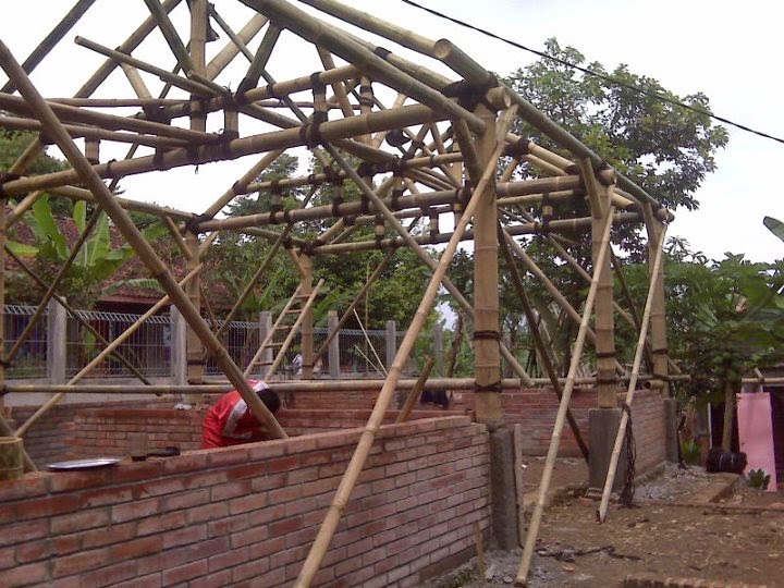 jasa pembuatan rumah  bambu  foto rumah  bambu  model rumah  