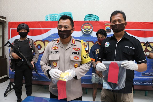 Polisi Tangkap Pengedar Ribuan Pil Hexymer