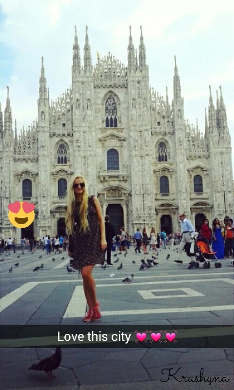 Włochy, dziewczyna w Mediolanie, ragazza a Milano, blogerka, Katedra Duomo, Duomo Cathedral, Italia, Italy, Mediolan, Milan, Milano, dziewczyna w Mediolanie, polish girl, polish blond girl, traveller, travel blog,  blog turystyczny, blog podróżniczy, Krushyna, Katarzyna Jankowska, Lublin, zabytki Mediolan, atrakcje Mediolan, 