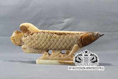 Patung Ikan Arwana Onyx