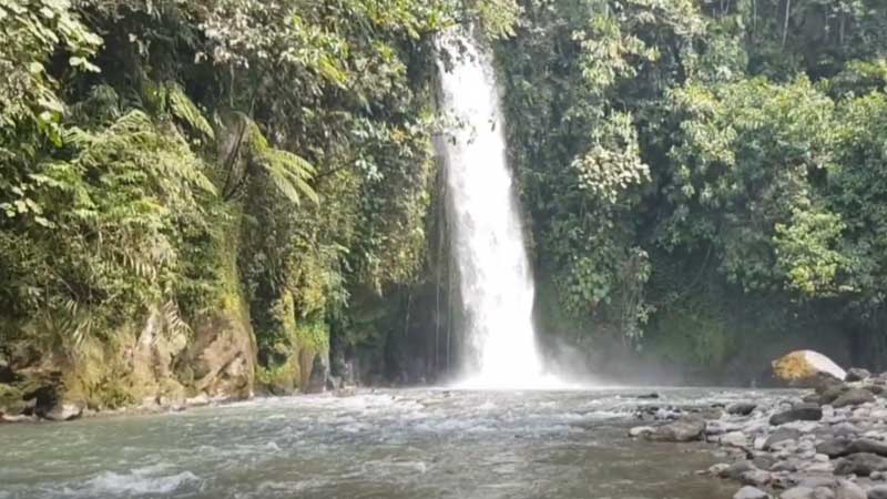 Air Terjun di Lahat