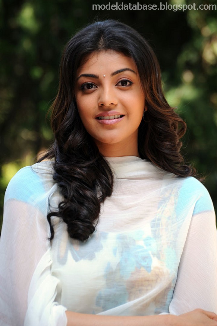 Kajal agarwal hot curvy body in churidar salwar kameez