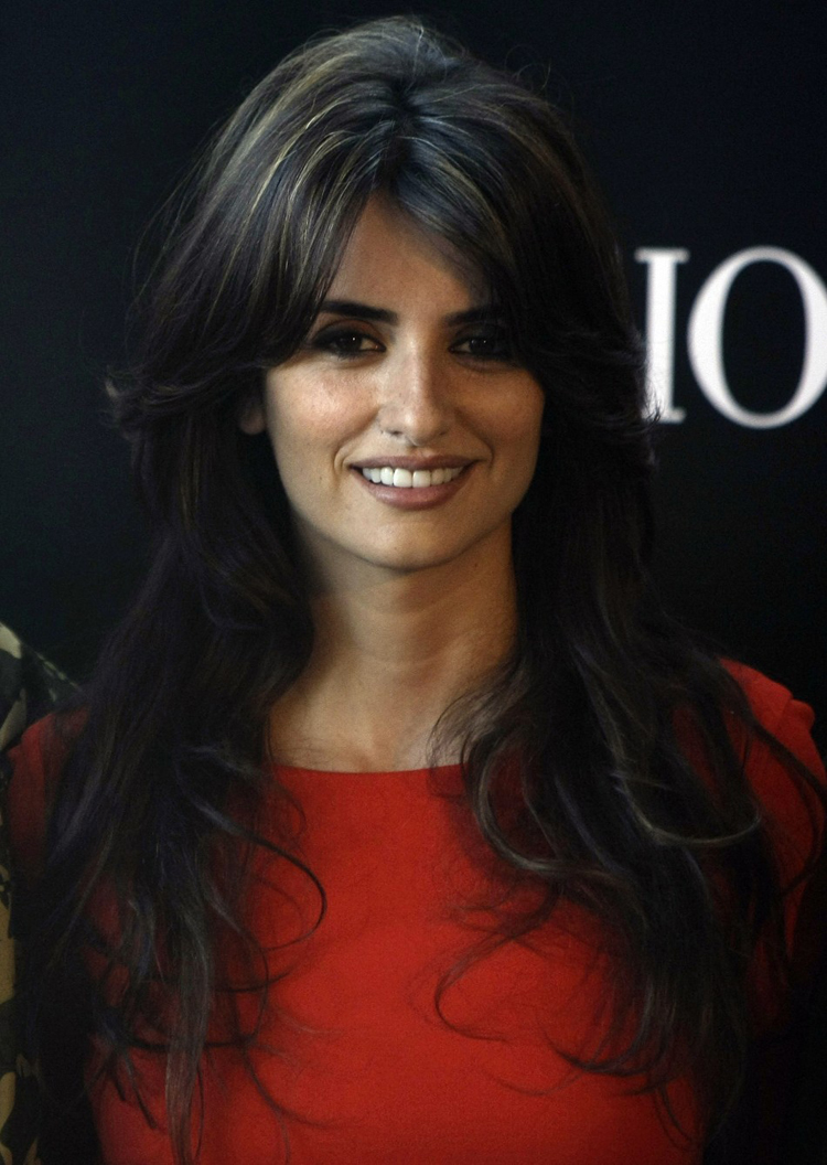 Fresh Look Celebrity Penelope Cruz Hairstyles 53