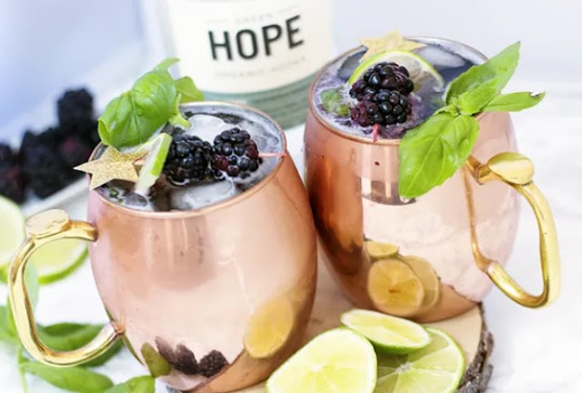 Blackberry Basil Moscow Mules #alcohol #drinks