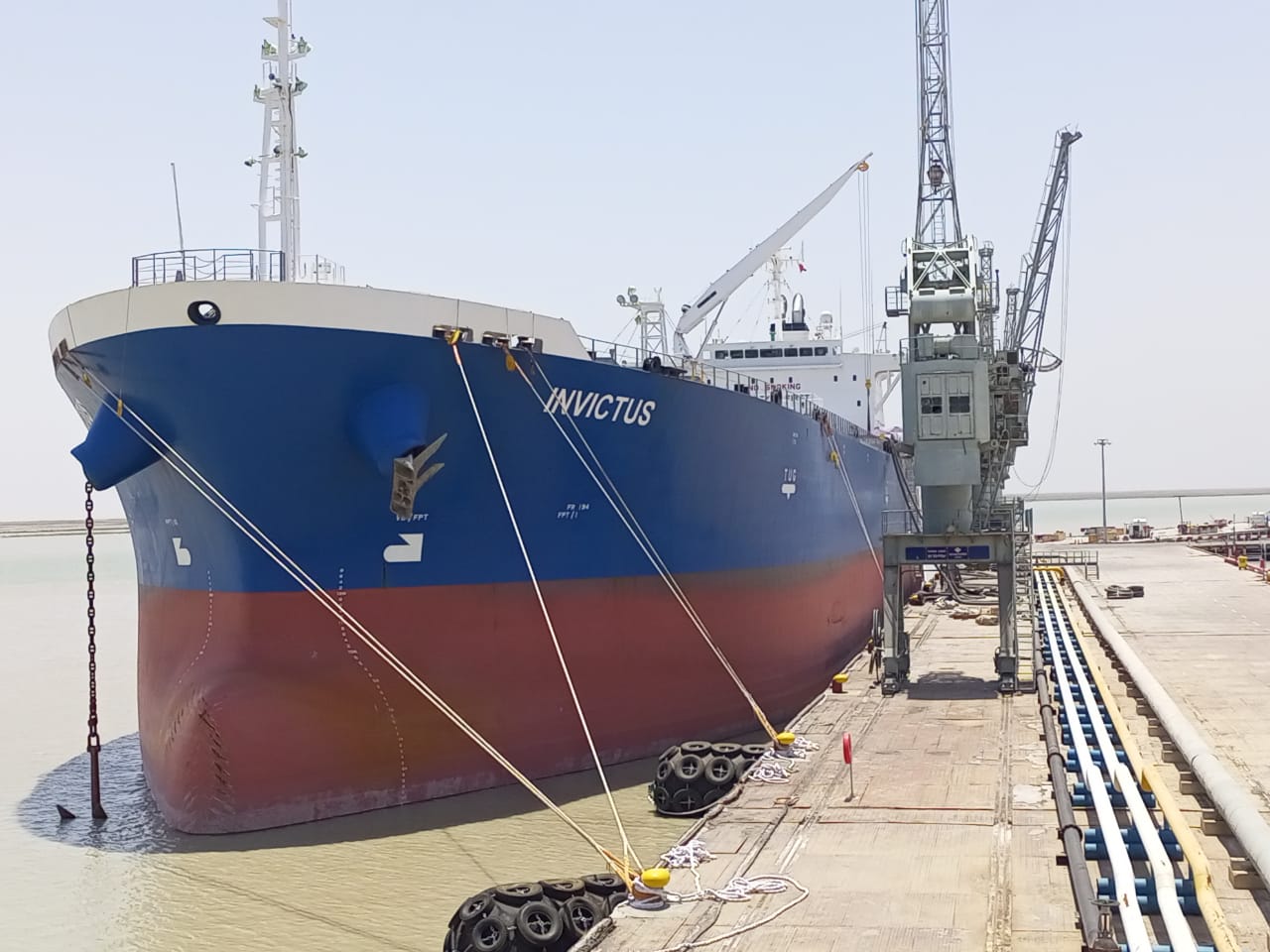 رسو 12 ناقلة نفط في ميناء خور الزبير التخصصي