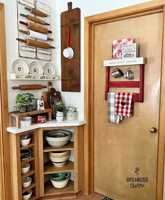 Photo of a farmhouse kitchen decorated on a budget.