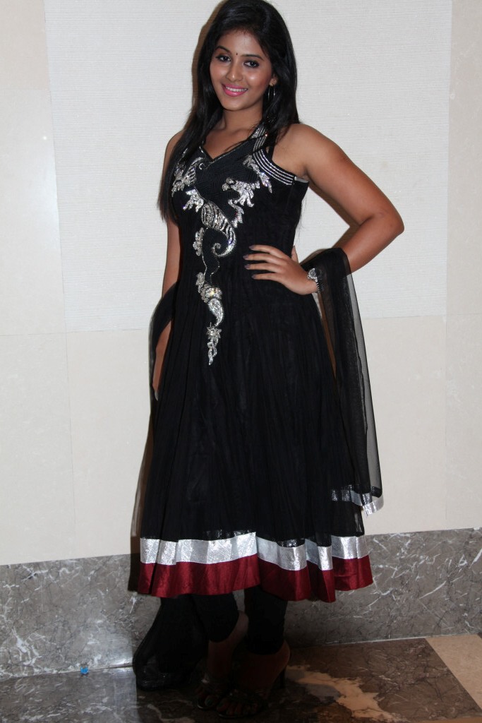 Anjali-At-Balupu-Logo-Launch-CF-08.jpg