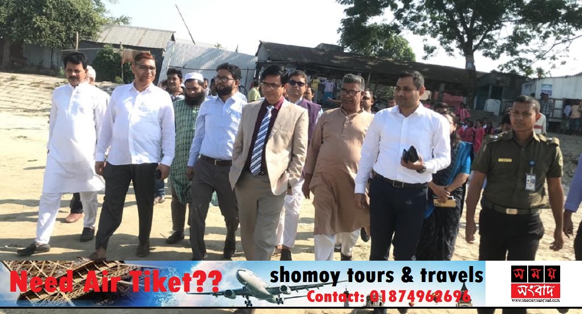 চরভদ্রাসনের চরাঞ্চলের শিক্ষক-শিক্ষার্থীরা ট্রলার উপহার পেল