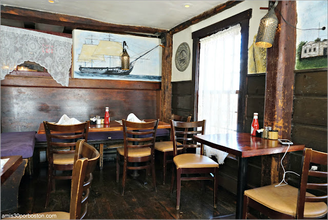 Comedor de Warren Tavern en Charlestown, Boston