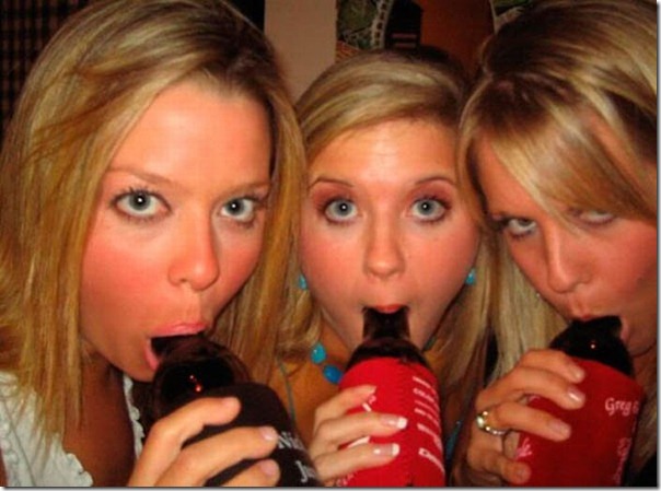 Garotas bebendo cerveja de forma estranha (27)