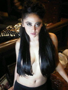 Dewi Persik Topless