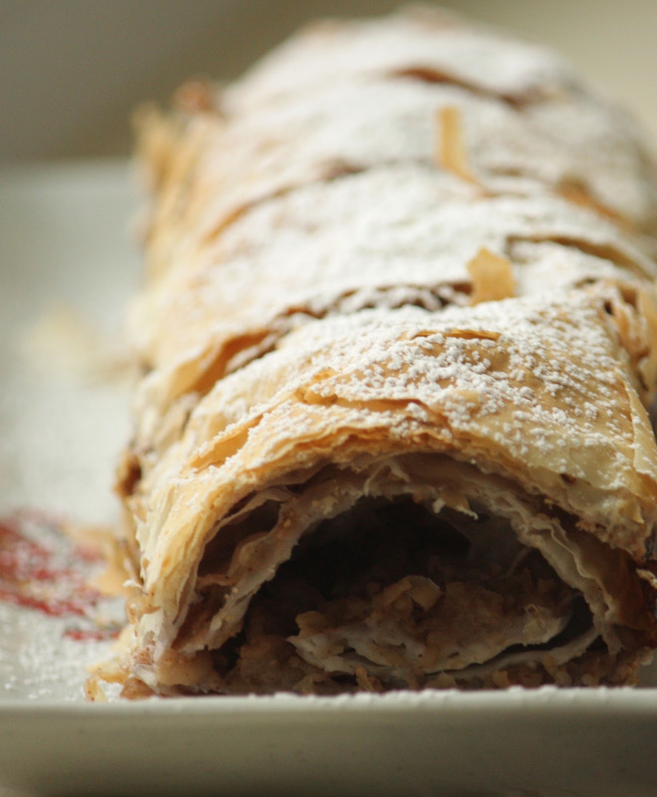 Dolce Fooda: Apple Strudel with Phyllo Dough