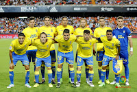 U. D. LAS PALMAS - Las Palmas de Gran Canaria, España - Temporada 2017-18 - Ximo Navarro, Bigas, Mauricio Lemos, Dani Castellano, Jonathan Calleri y Chichizola; David Simón, Halilovic, Vitolo, Tana y Jonathan Viera. VALENCIA C. F. 1 (Simone Zaza) U. D. LAS PALMAS 0. 18/08/2017. Liga Santander de 1ª División, jornada 1. Valencia, estadio de Mestalla.