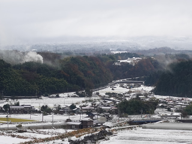 鳥取県西伯郡伯耆町金廻 新幡郷発電所 近くの丘からの眺望