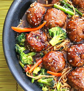 #Recipe : One Pot Sesame Chicken Meatballs & Lo Mein