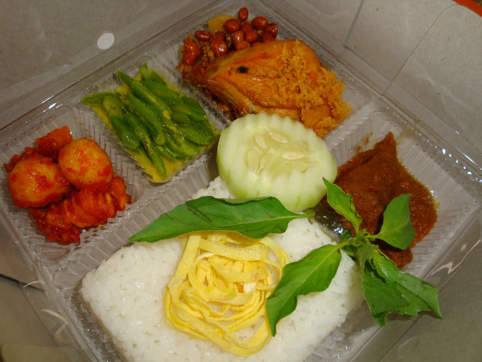 Selera Restaurant and Catering Nasi  Keraton Box 