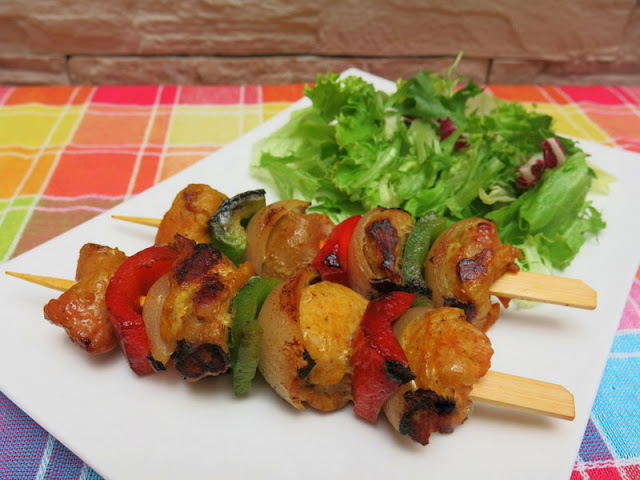 Brochetas de pavo especiado