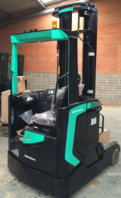 Xe nâng Reach Truck tầm cao