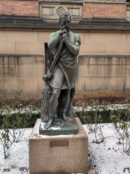 Oslo statue