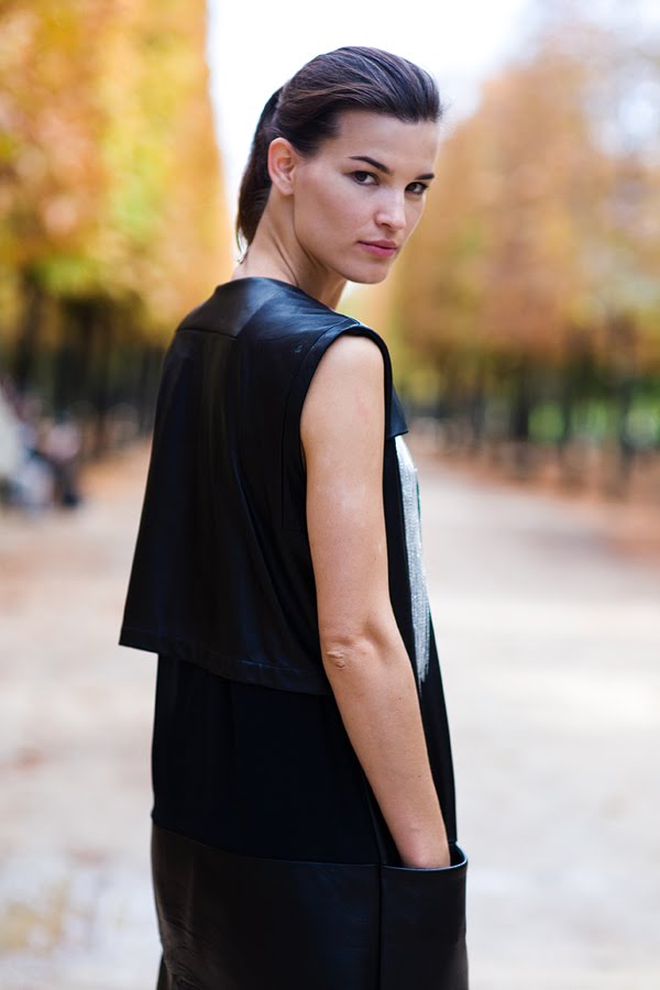 Running With The Fash Pack... Paris Fashion Week SS 2010