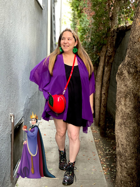 Jamie Allison Sanders is showing off her Halloween Spooky Season looks in an Evil Queen from Snow White bound.