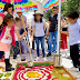  NIÑAS Y NIÑOS CELEBRAN CON ENTUSIASMO EL DÍA DEL ALFOMBRISTA EN HUAMANTLA
