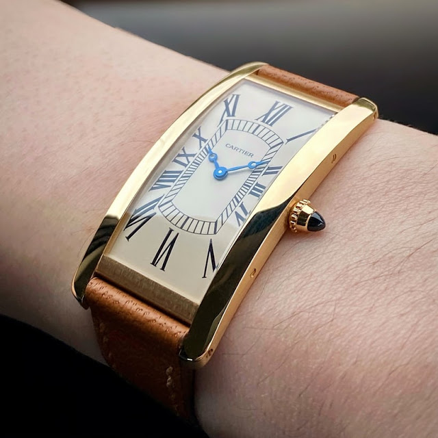 Cartier lançou a réplica de relógio da Cartier Tank Cintrée do 100º aniversário