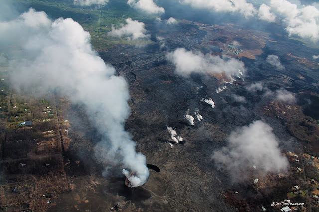 copyright RocDocTravel.com Kilauea Hawaii east rift zone eruption 2018 lava Leilani Estates helicopter boat volcano