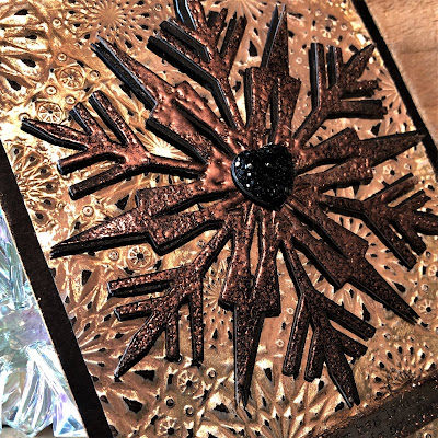 Mixed Media Techniques Tutorial by Sara Emily Barker for The Funkie Junkie Boutique https://frillyandfunkie.blogspot.com/2019/01/saturday-showcase-easy-mixed-media.html Tim Holtz Sizzix Alterations Ice Flake 8