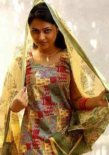 suhasini cute pose