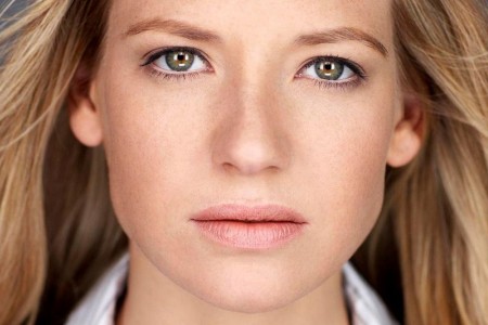 Anna Torv from Fringe Get out of her way