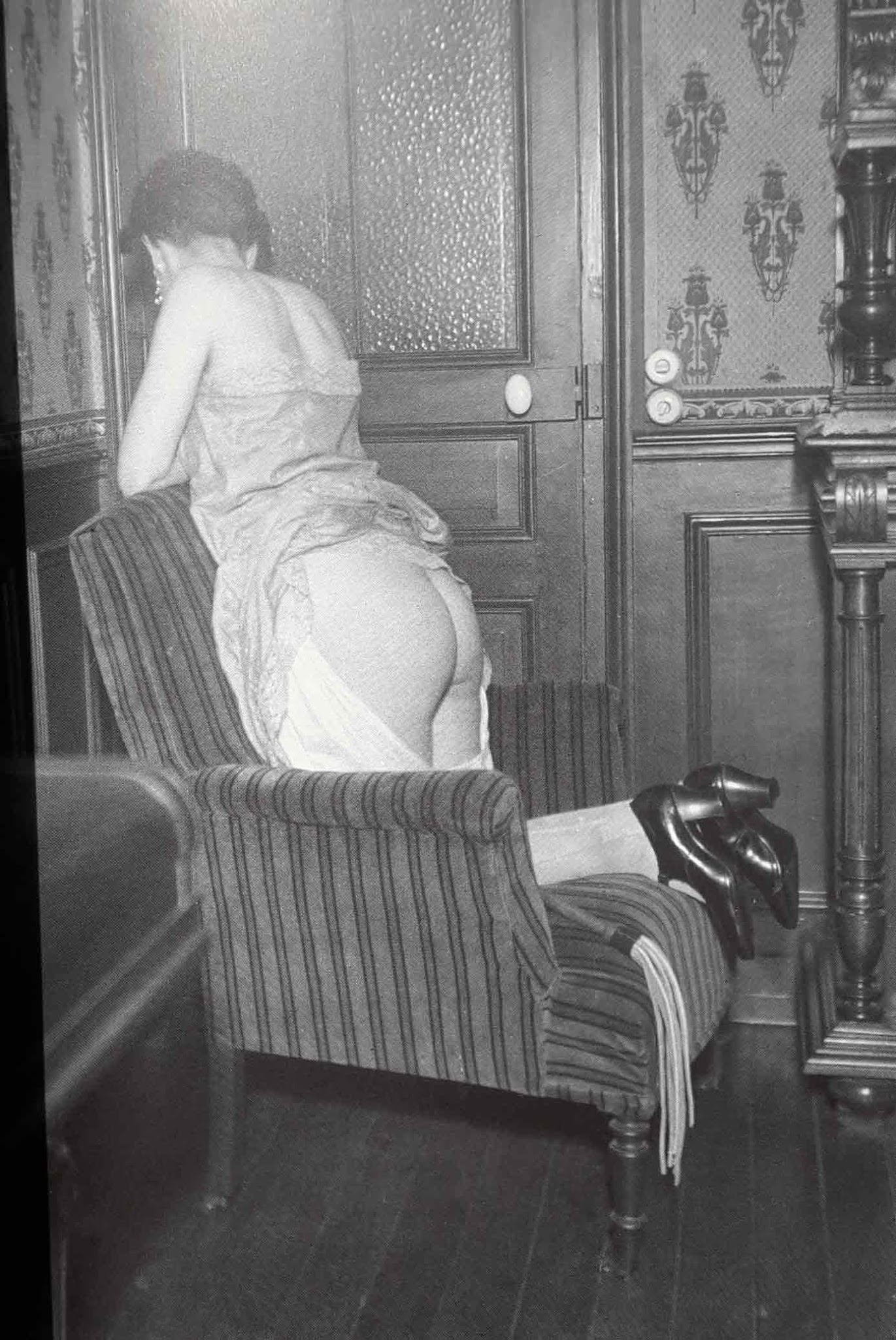 Photo femme fesses nues amateur 1920