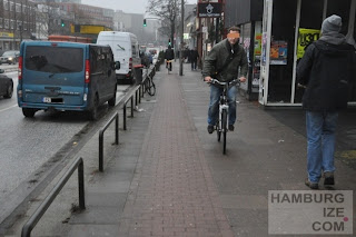 Geisterradler in der Hoheluftchaussee