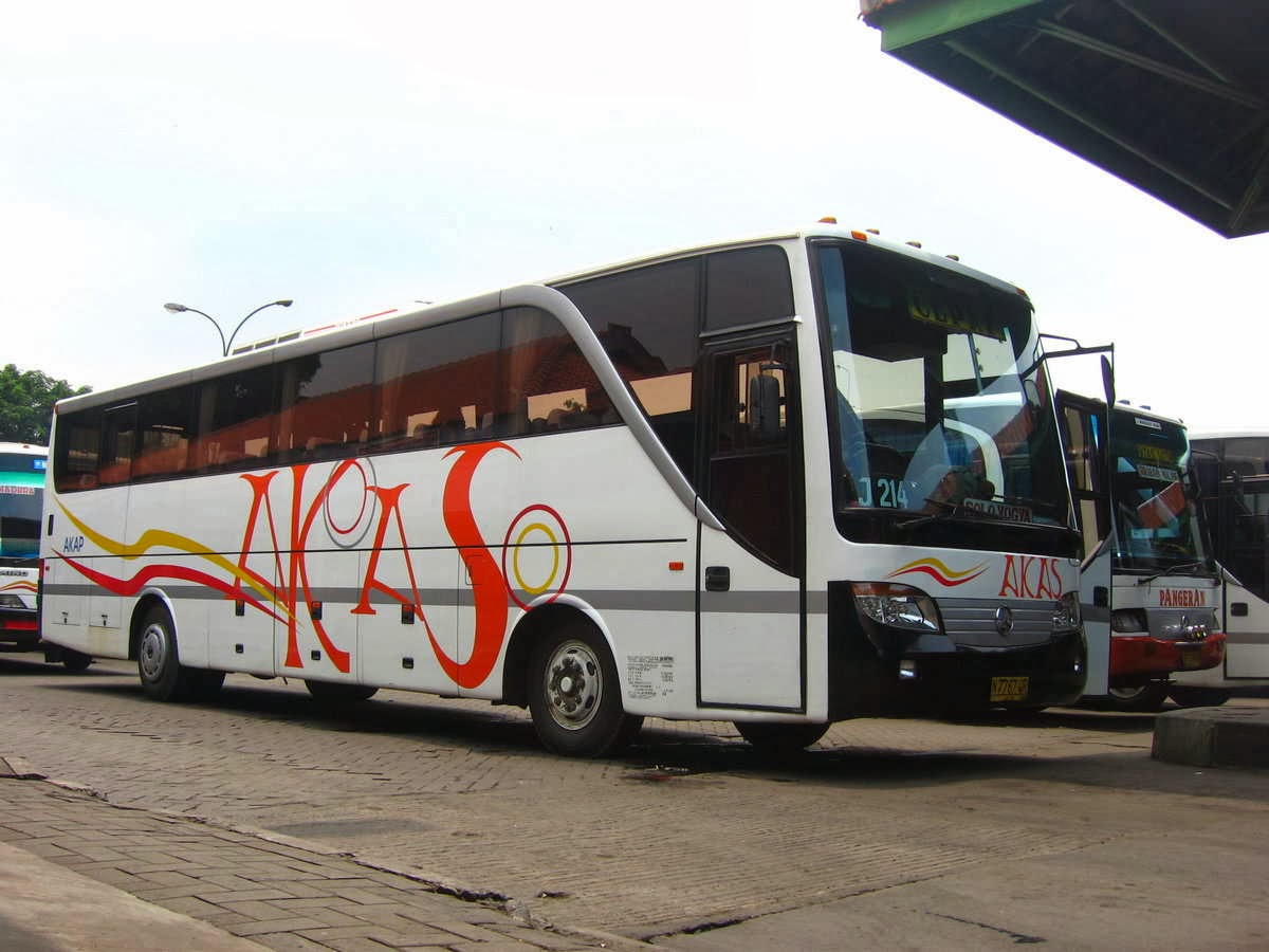 Bus Bus Yang Pernah Dan Masih Menguasai Aspal Jawa Timur