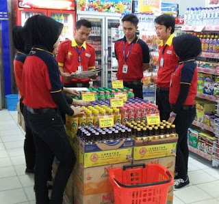  Salah satu minimarket dengan tingkat kehadiran yang begitu masih bahkan hingga ke perkamp Gaji Pegawai Alfamart - Segini Besarannya