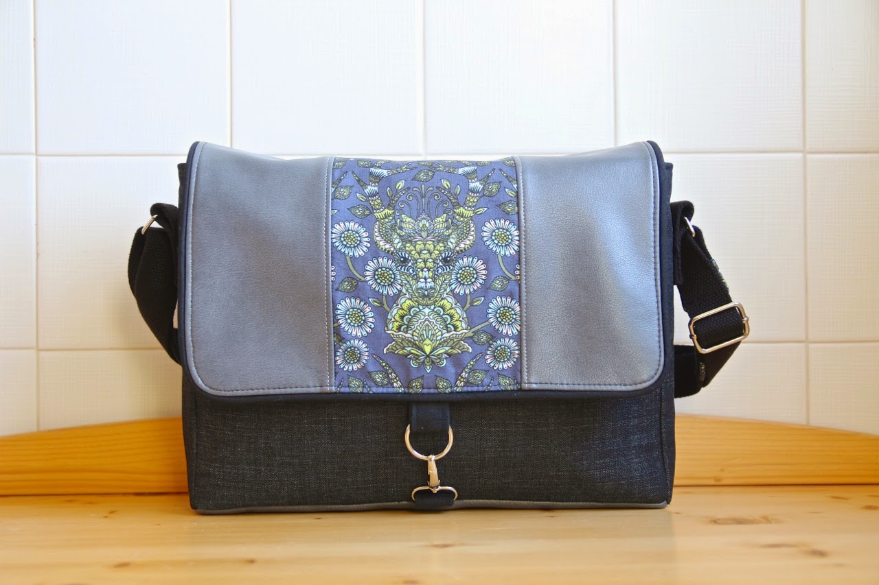 ... Calla - Adventures in Sewing: Coming soon: iPad Messenger Bag Pattern
