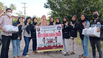 Bulan Penuh Berkah, SMAN 03 Tulang Bawang Tengah Bagikan Takjil Untuk Sesama