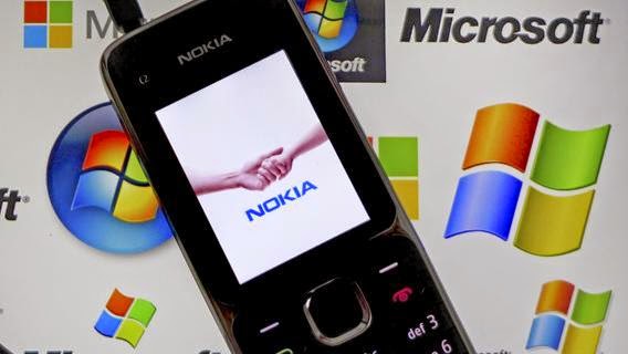 Nokia frena Microsoft, Apple oltre le attese con iPhone