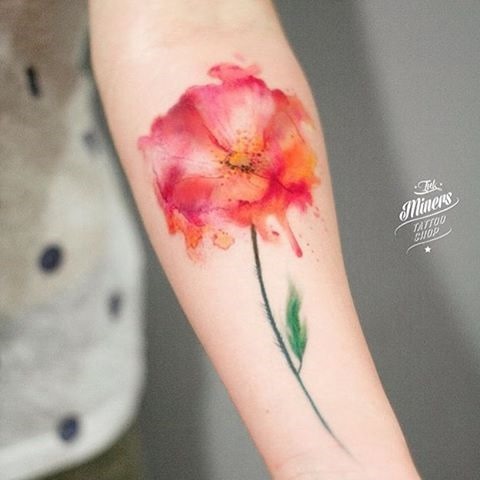 30 lindas tatuagens de papoula para mulheres - Veja e fique inspirada!