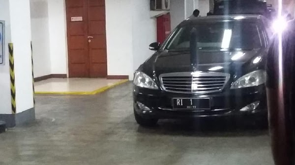 Trotoar Dituding Jadi Biang Kerok Jokowi Stuck