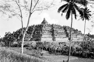 Inilah Foto-foto Candi Borobudur Saat Pertama Kali Ditemukan [ www.BlogApaAja.com ]