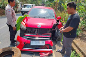 Mobil Tabrak Pal Jembatan Di Purbalingga